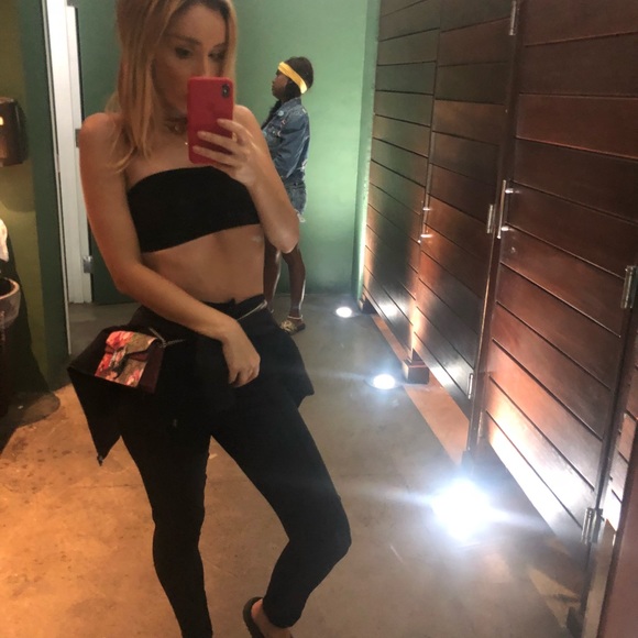 Meet your Posher, Alina - Picture 2 of 3